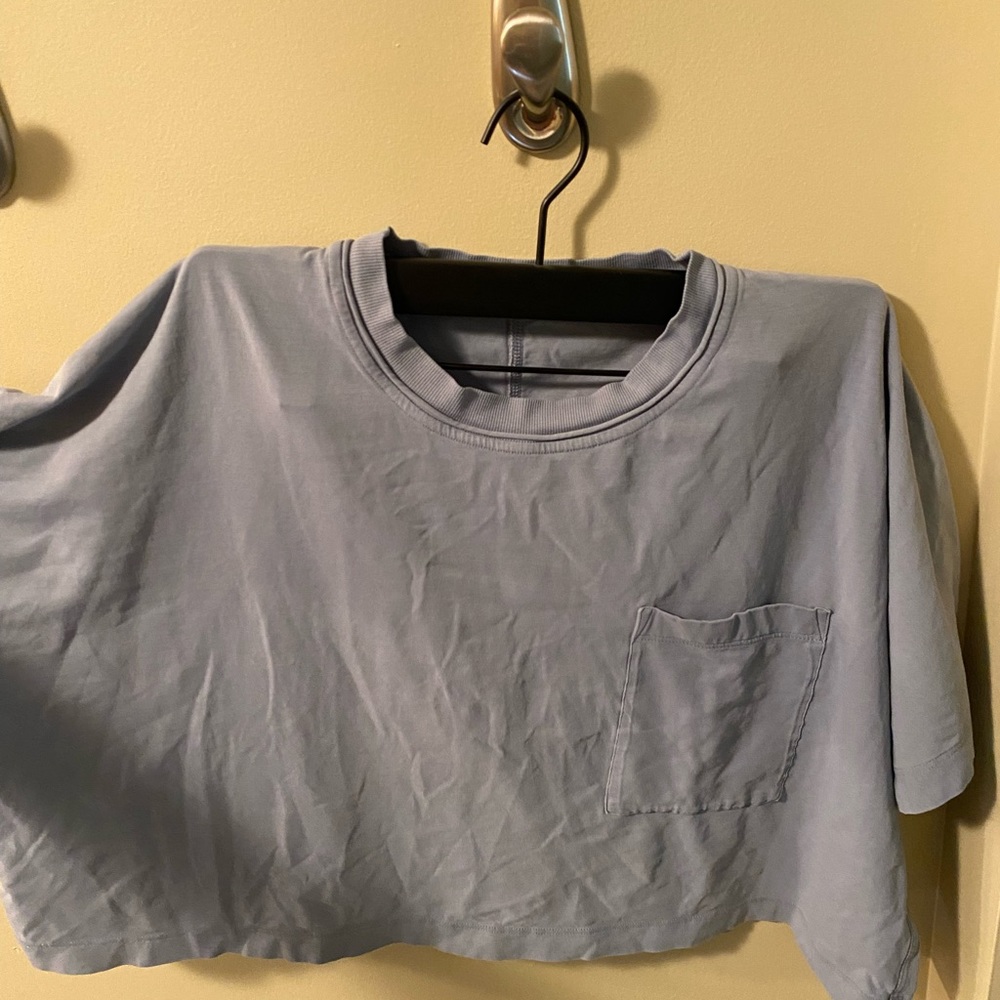 Lululemon cropped t shirt